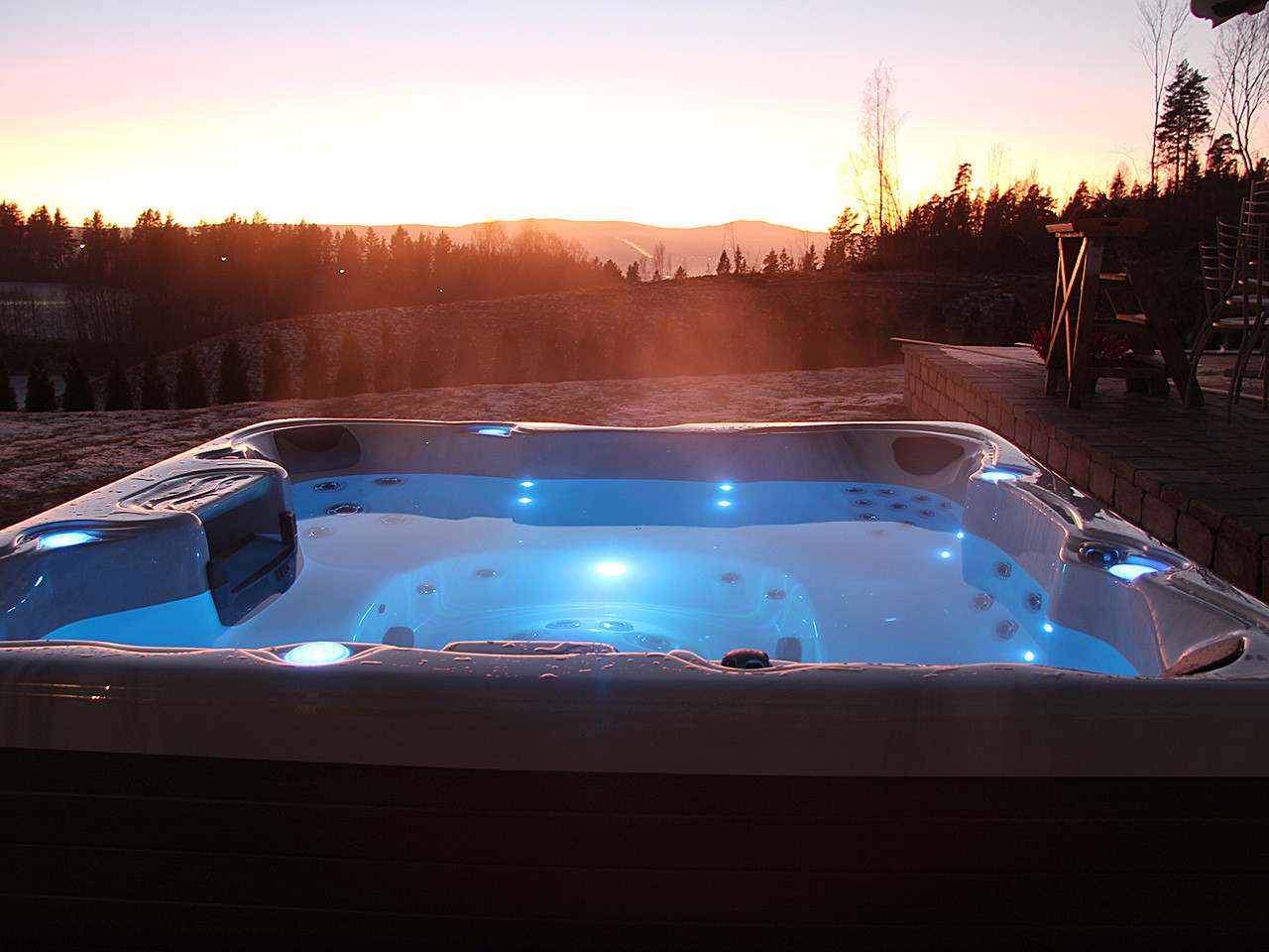 Kveldstemning i et Vita Grand jacuzzi fra Spatec Kveldstemning i et Vita Grand jacuzzi fra Spatec