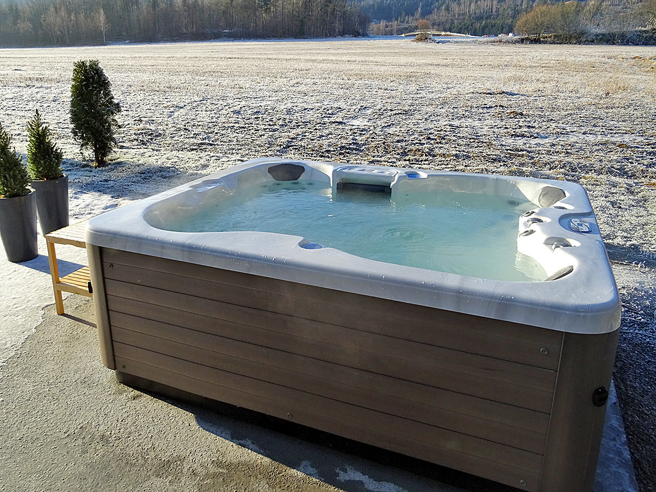 Vita Joli jacuzzi – et flott plassbesparende bad for 2-3 personer Vita Joli jacuzzi – et flott plassbesparende bad for 2-3 personer