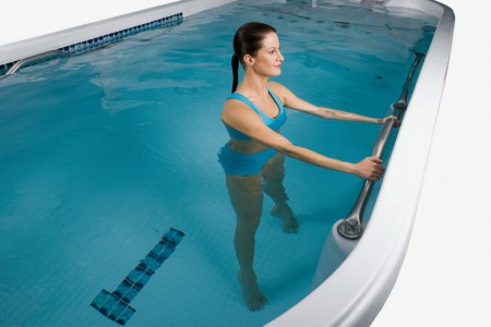 wet AFS woman stretch